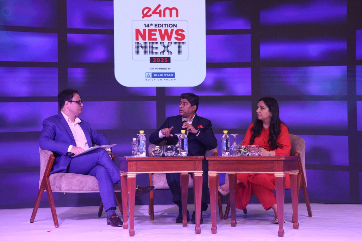 Ruhail Amin moderating a discussion on crisis journalism